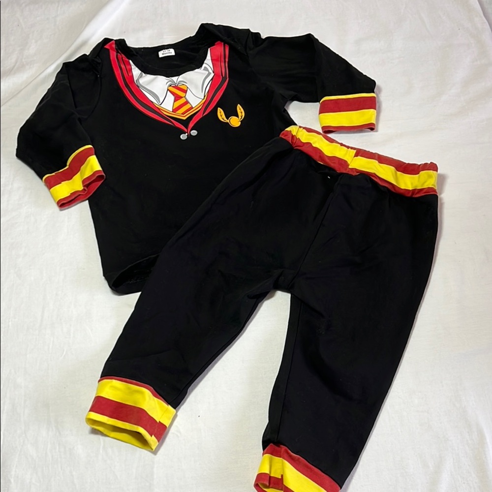12-18M Gryffindor costume/pajamas